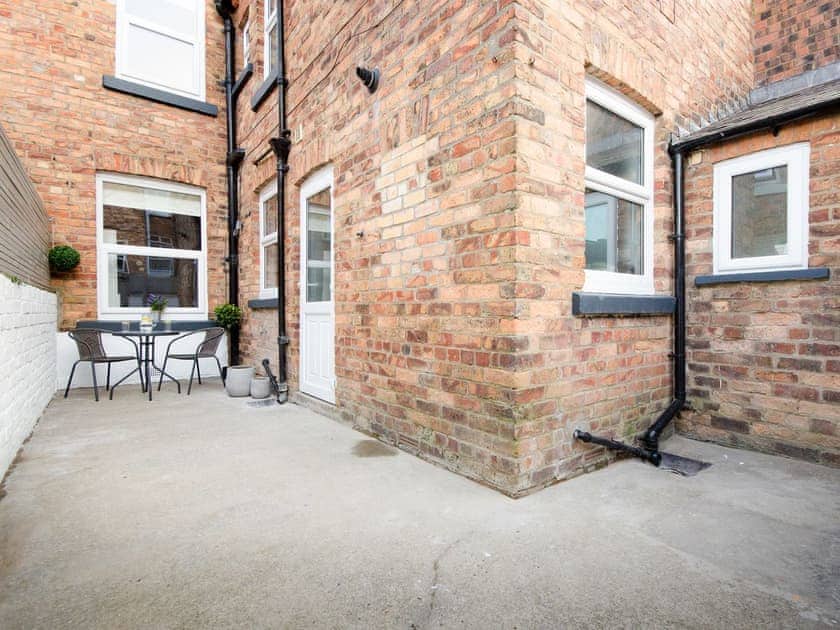 Sitting-out-area | The Townhouse - Ashville Houses, Scarborough