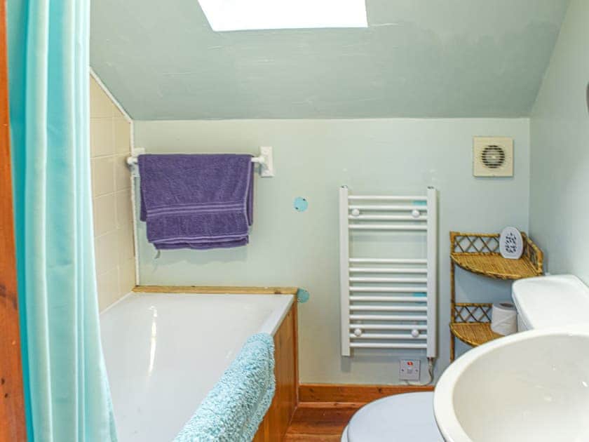 Bathroom | The Stables - Ardtun Cottages, Isle of Mull