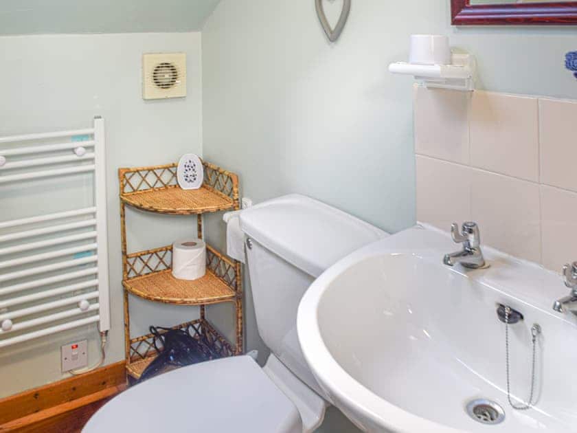 Bathroom | The Stables - Ardtun Cottages, Isle of Mull