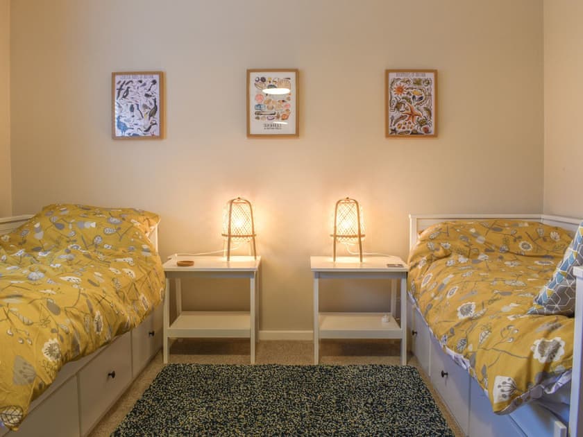 Twin bedroom | Oystercatcher, Benllech