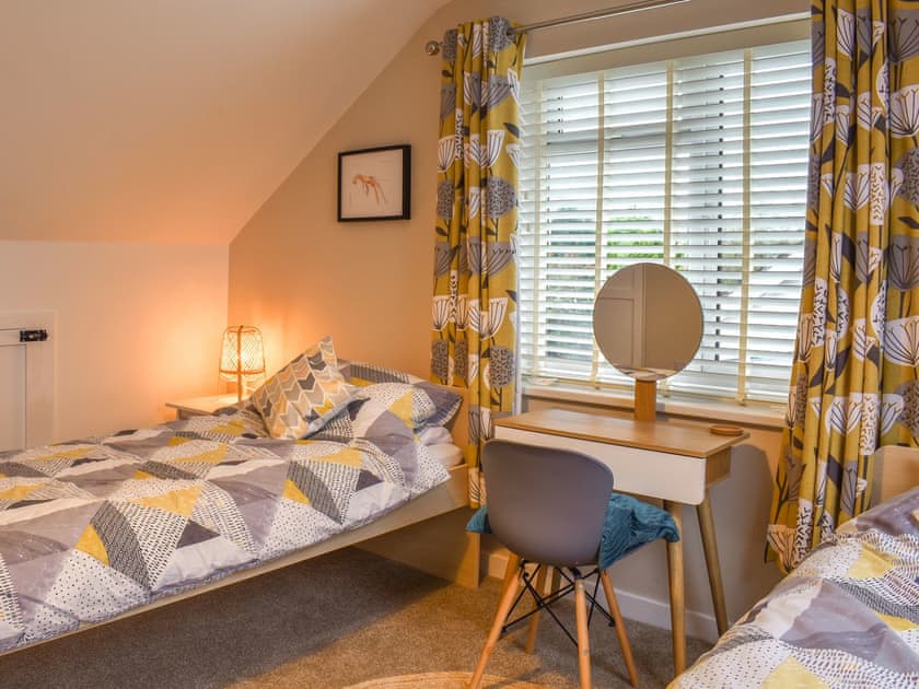 Twin bedroom | Oystercatcher, Benllech