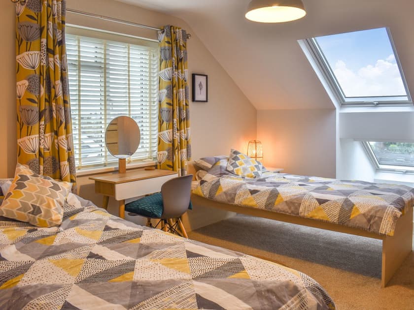 Twin bedroom | Oystercatcher, Benllech
