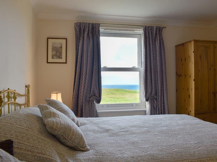 Double bedroom | Seaview Apartment21 Spinnakers, Newquay