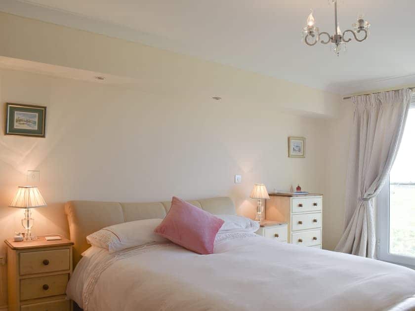 Double bedroom | Seaview Apartment21 Spinnakers, Newquay