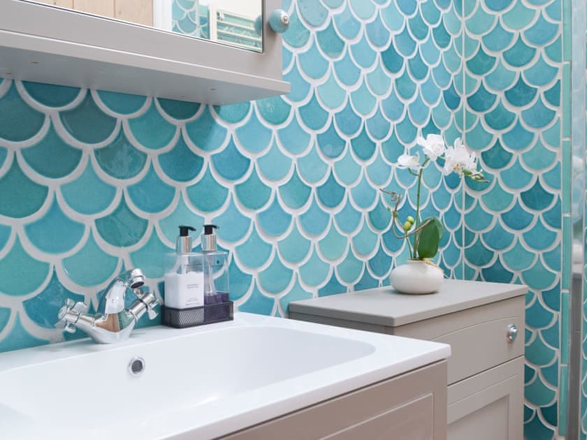 Shower room | Tucking Cottage, Treffgarne, near Haverfordwest