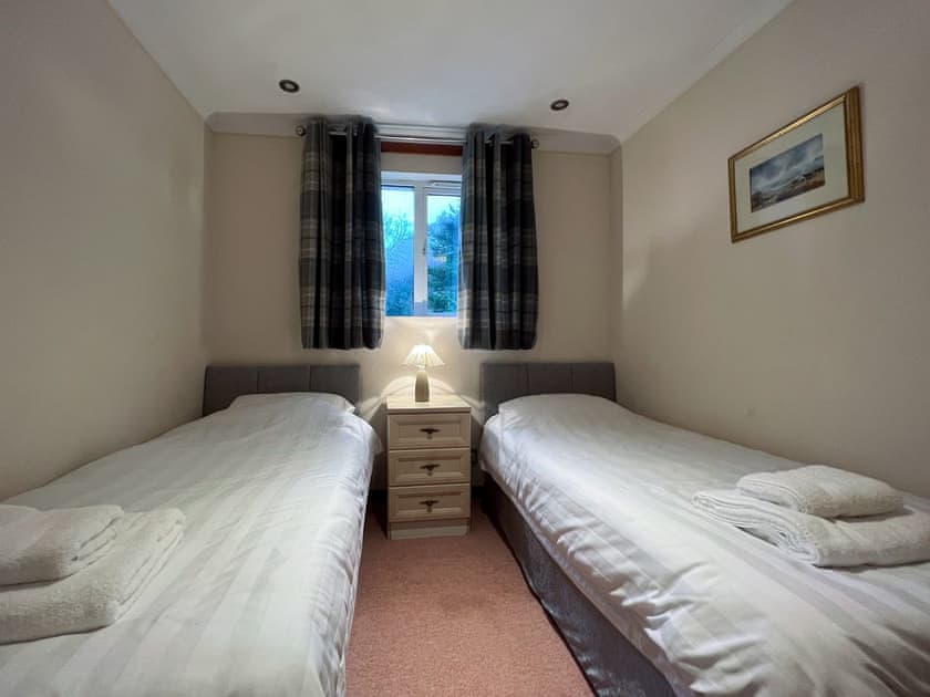Twin bedroom | Glen View - Great Glen Waterside Cottages, Spean Bridge