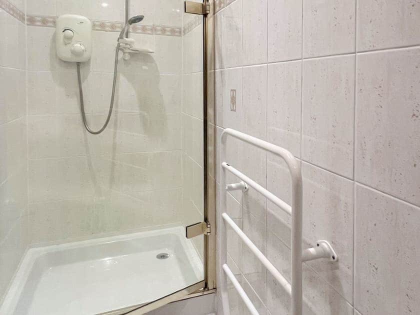 En-suite | Oich View - Great Glen Waterside Cottages, Spean Bridge