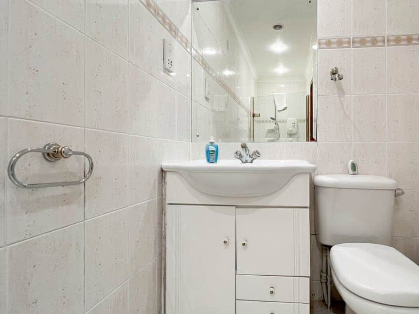 En-suite | Oich View - Great Glen Waterside Cottages, Spean Bridge