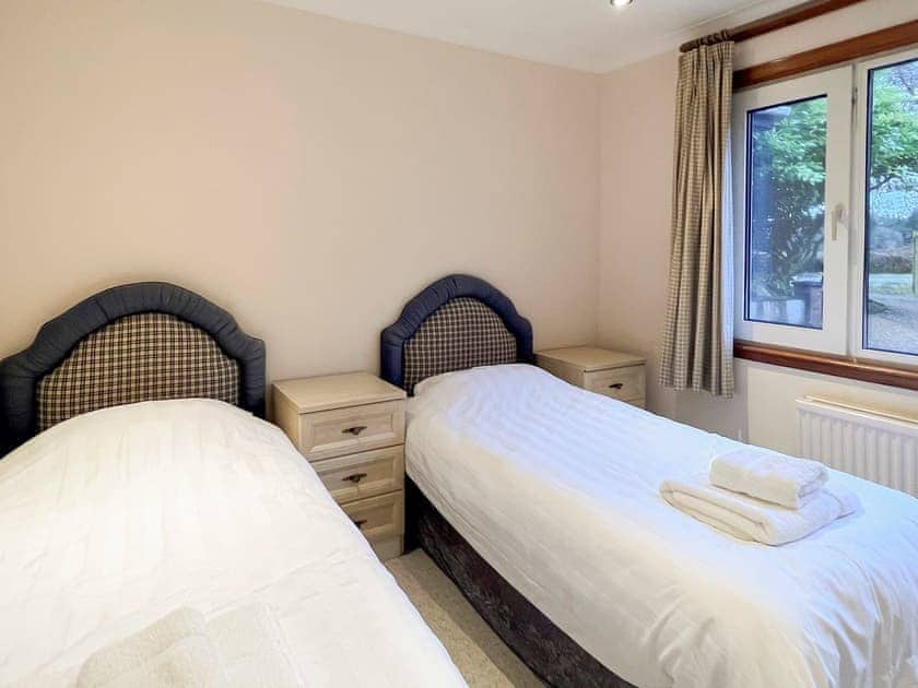 Twin bedroom | Oich View - Great Glen Waterside Cottages, Spean Bridge