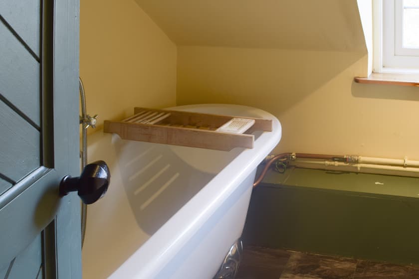 Bathroom | But ’n’ Ben - Ardura Estate, Nr Craignure, Isle of Mull