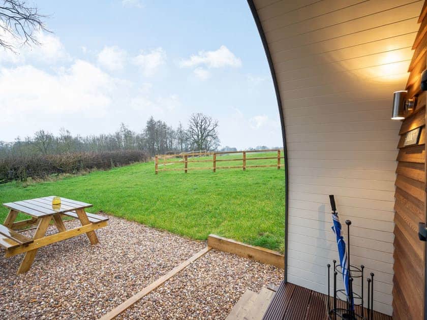 Sitting-out-area | Althorp - Steepleton Lodge Farm, East Haddon