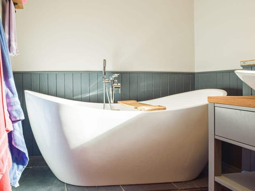 Bathroom | Ty’n-y-Canol, Johnston, near Haverfordwest