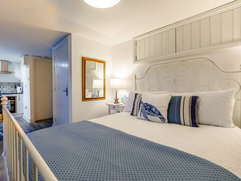 Sleeping area | Lake View - The Old Strawberry Barn Studios, Cheddar