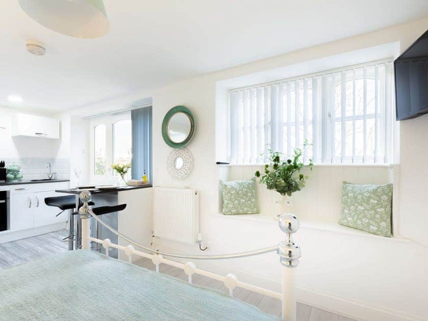 Open plan living space | Meadow View - The Old Strawberry Barn Studios, Cheddar