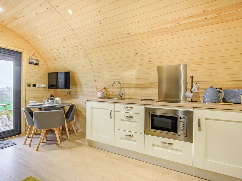 Open plan living space | Coton - Steepleton Lodge Farm, East Haddon