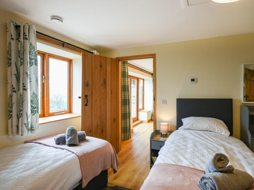 Twin bedroom | Yr Hen Feudy at Pentre Farm, Llansilin, Oswestry