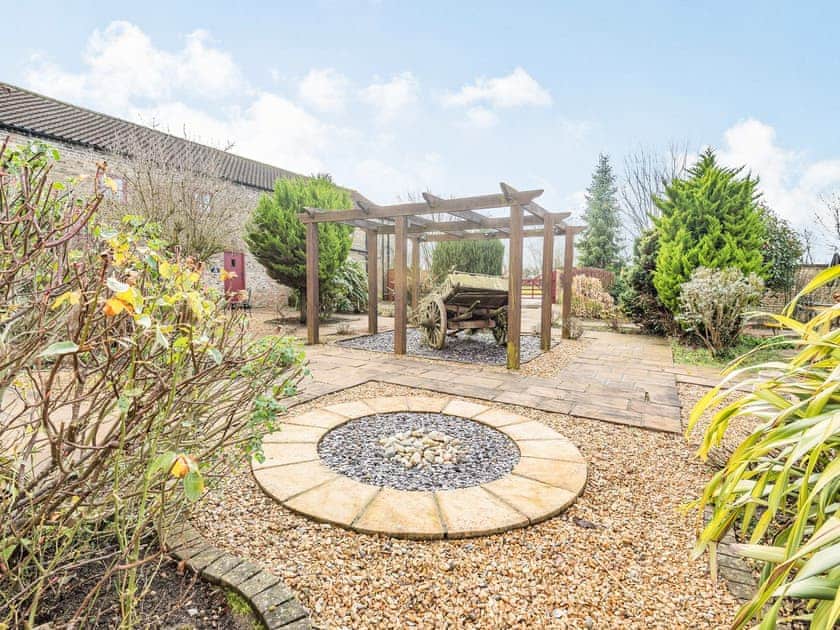 Central coutryard | High Farm Barns, Routh, Beverley