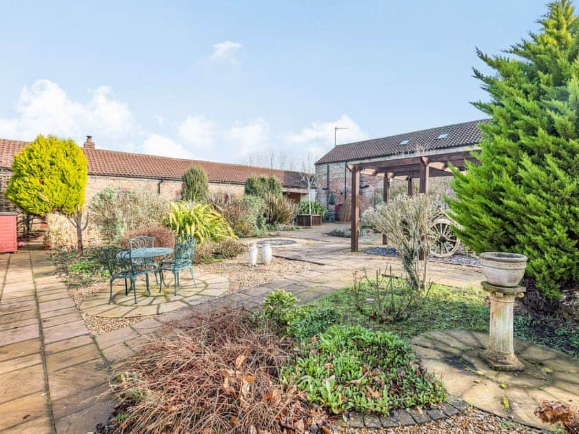 Central coutryard | High Farm Barns, Routh, Beverley