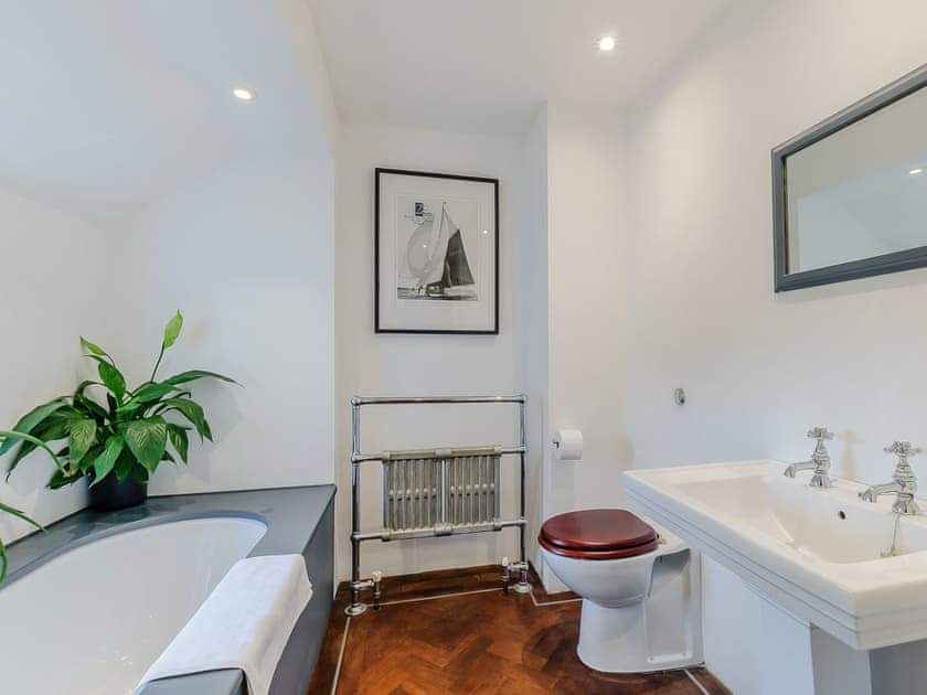 Bathroom | Anchor Light Cottage, Faversham