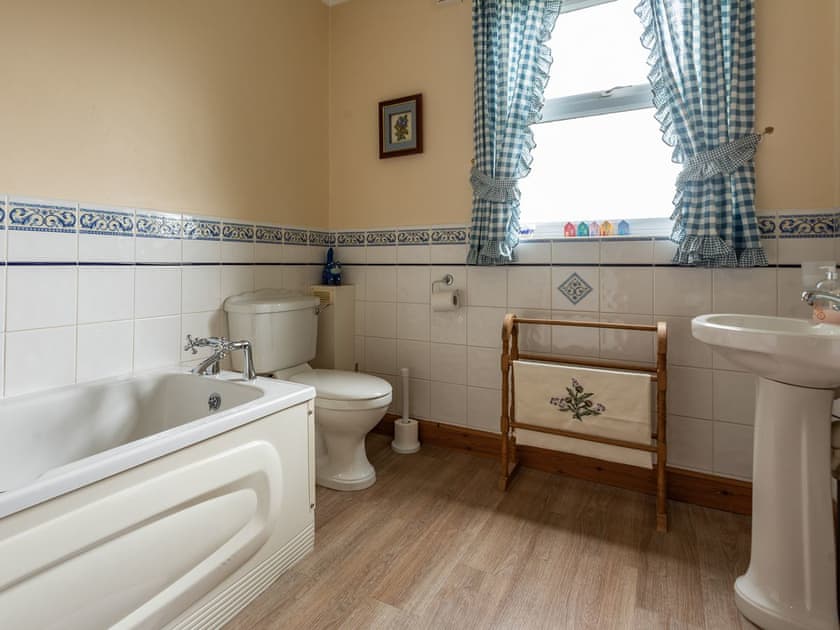 Bathroom | Staffin, Newcastleton