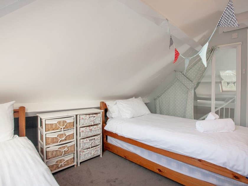 Twin bedroom | The Lookout, Salcombe