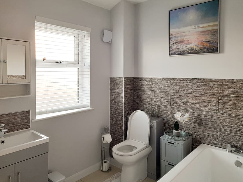 Bathroom | Wheelhouse 21, Amble