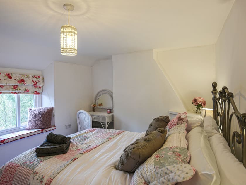 Double bedroom | Bodeinion, Llanfair Caereinion