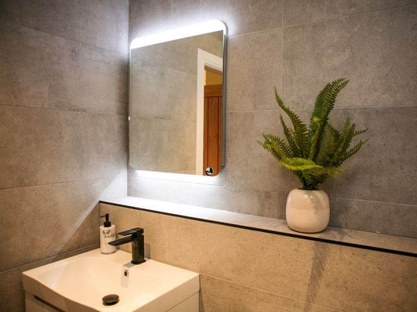 Bathroom | Forget Me Not Cottage, Culross