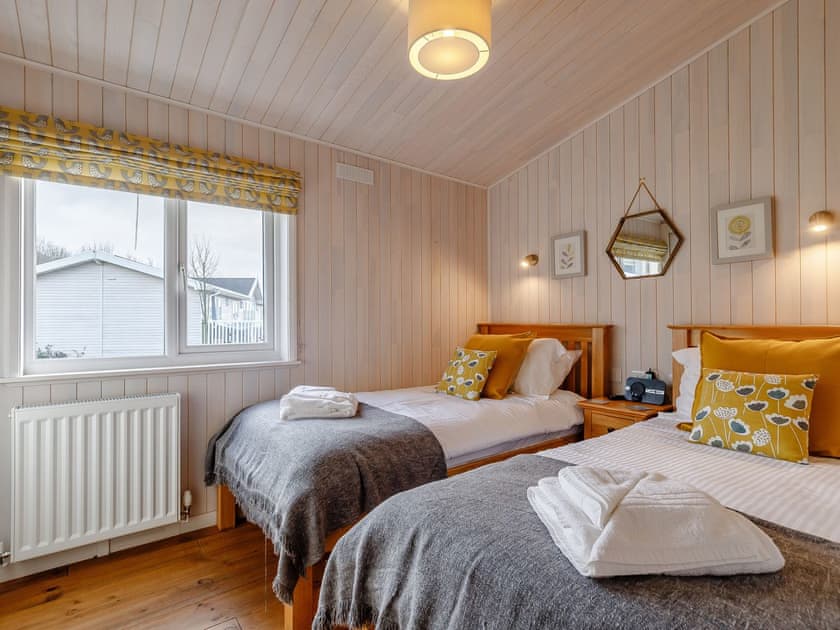 Twin bedroom | Acer Lodge, Mercia Marina, Willington