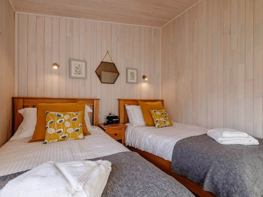 Twin bedroom | Acer Lodge, Mercia Marina, Willington