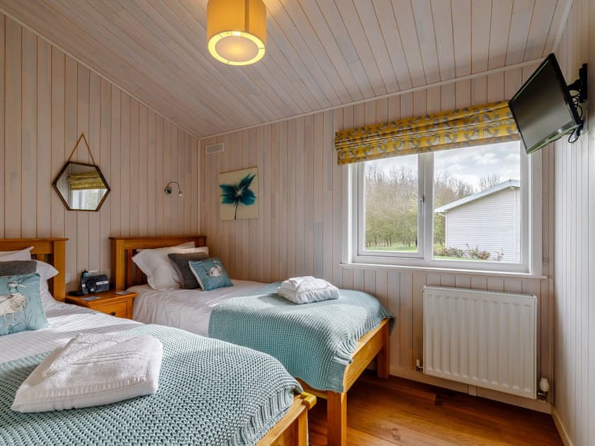Twin bedroom | Acer Lodge, Mercia Marina, Willington