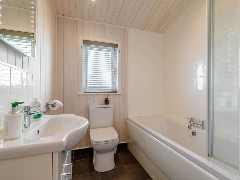 Bathroom | Acer Lodge, Mercia Marina, Willington