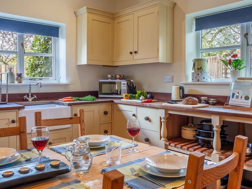 Kitchen/diner | Stable Cottage - Ash Cottages, Semer, near Hadleigh