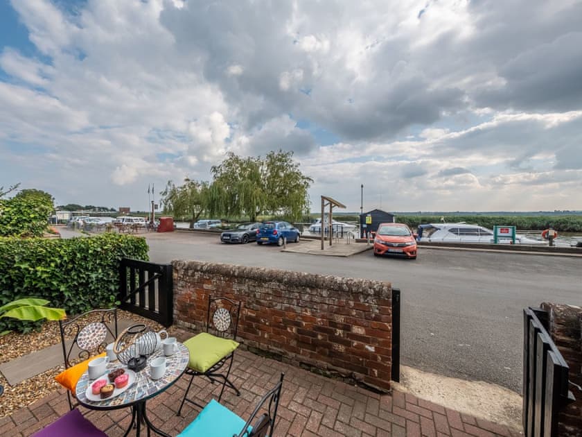 Outdoor area | Riverside Cottage, Reedham