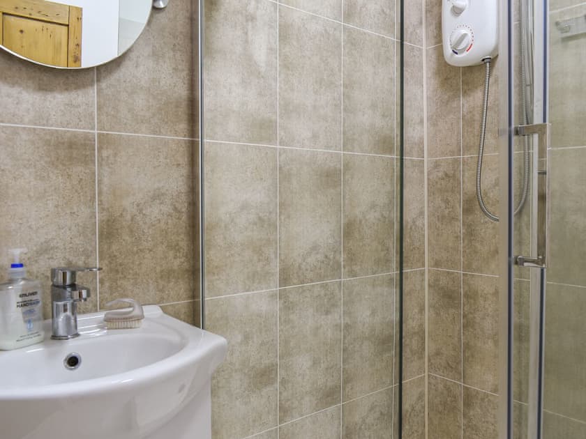 Shower room | The Old Sweetshop, Charlestown and Duporth
