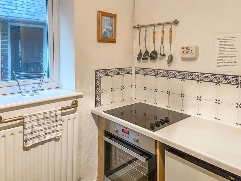 Kitchen | New Cottage, Penmaenpool, Dolgellau