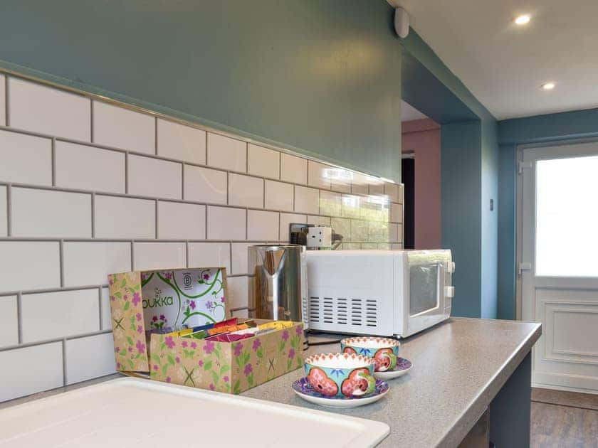 Kitchen area | Polly’s Place, Freshwater