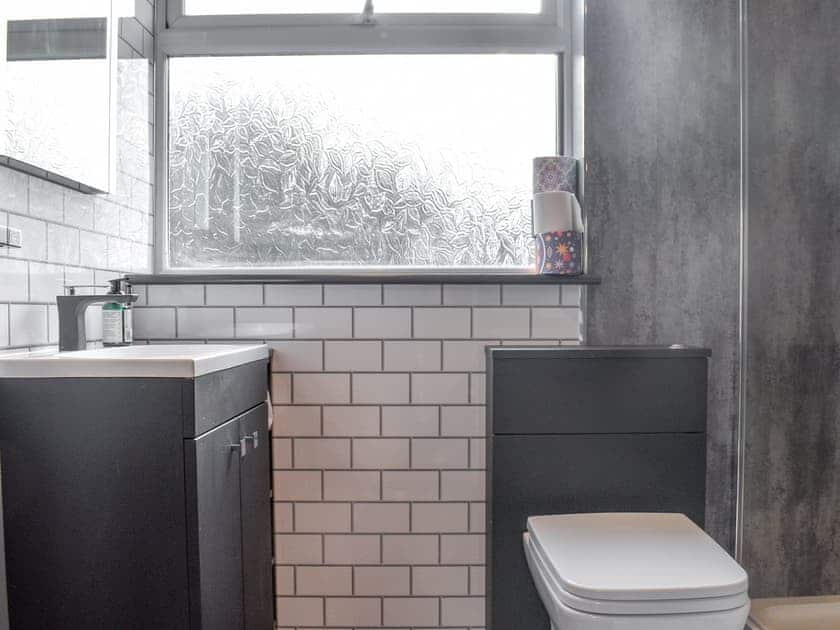 Shower room | Polly’s Place, Freshwater