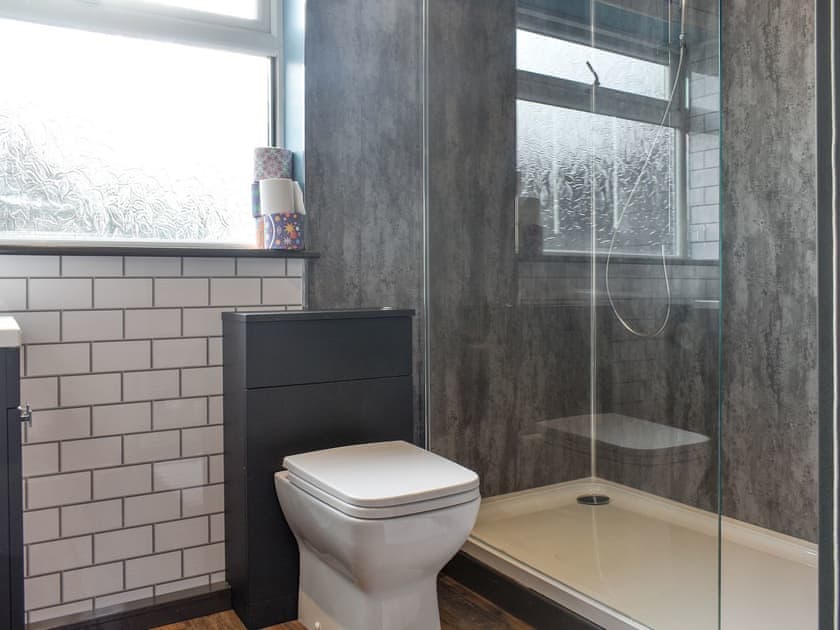 Shower room | Polly’s Place, Freshwater