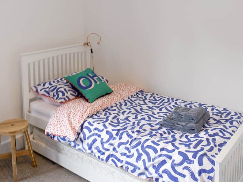 Twin bedroom | Ach-na-Mara, Whiting Bay, Isle of Arran