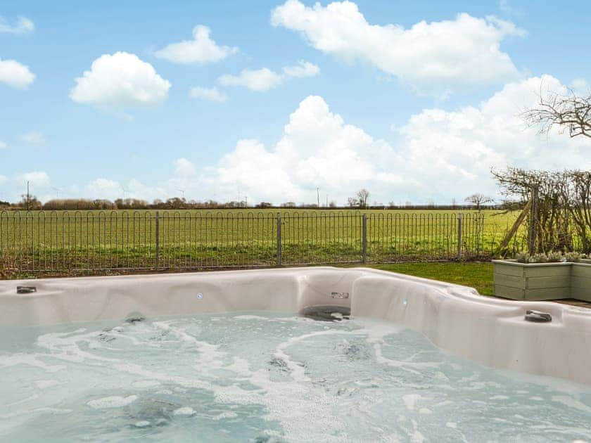 Hot tub | School Cottage - Old School Holidays, Gembling