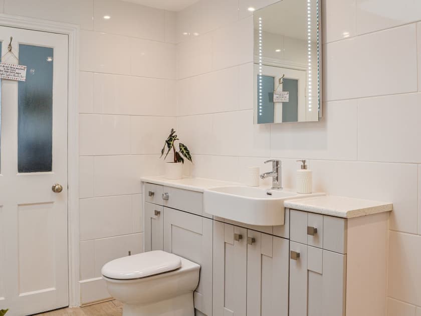 Shower room | School Cottage - Old School Holidays, Gembling