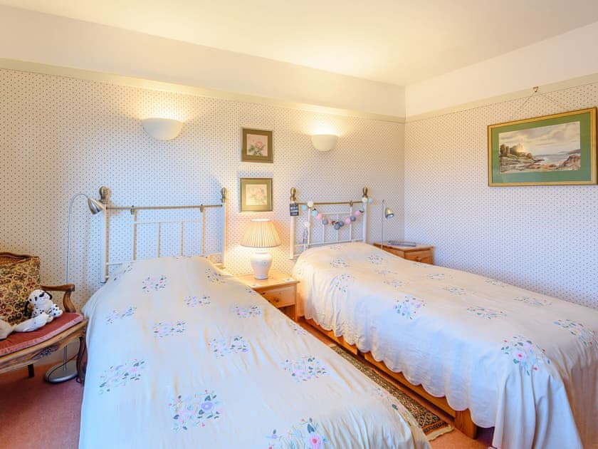 Twin bedroom | Brandon, Sandilands
