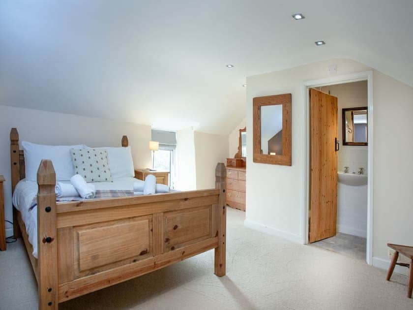 Double bedroom | The Farmhouse, Carnmenellis, between Falmouth and St Ives