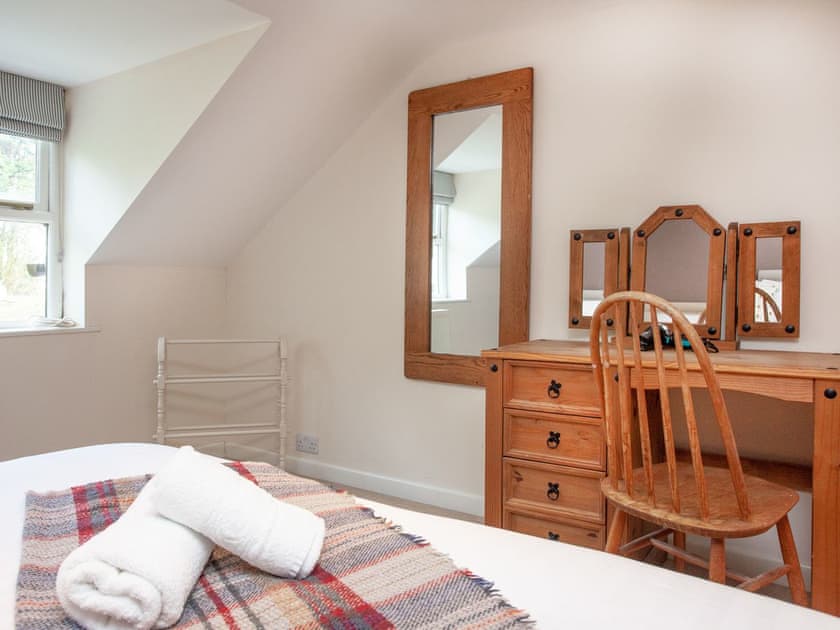 Double bedroom | The Farmhouse, Carnmenellis, between Falmouth and St Ives