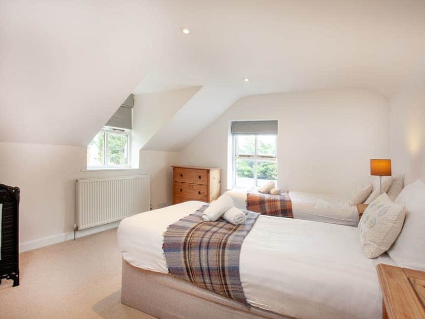 Twin bedroom | The Farmhouse, Carnmenellis, between Falmouth and St Ives