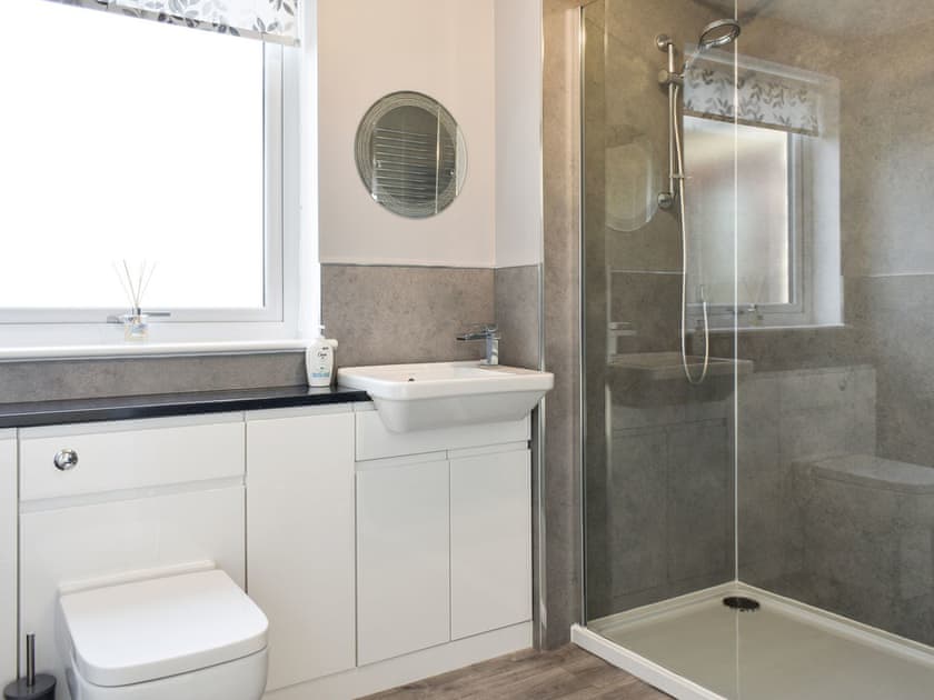 Shower room | Benwells Holiday Cottage, Maud, near Mintlaw