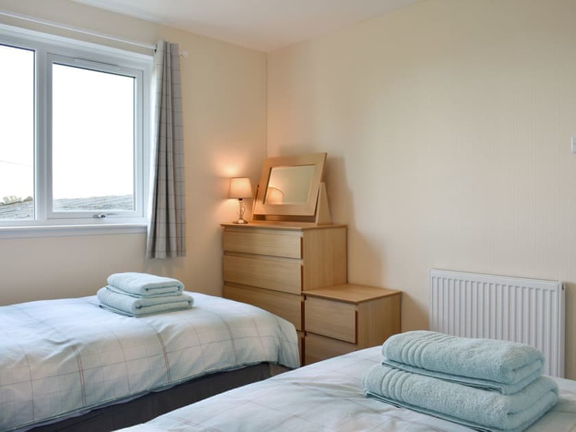 Twin bedroom | Benwells Holiday Cottage, Maud, near Mintlaw