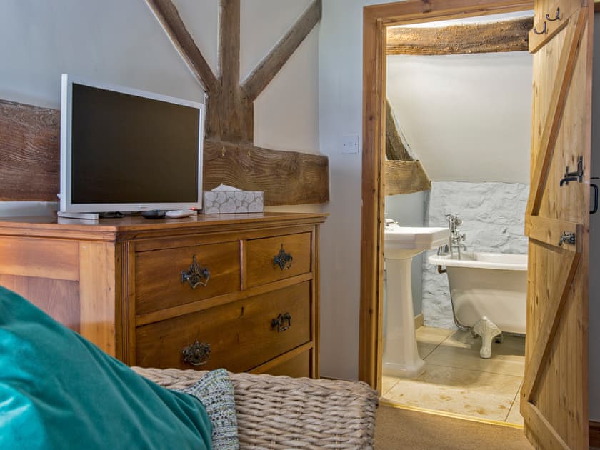 Master bedroom | Lavender Cottage, Buxton