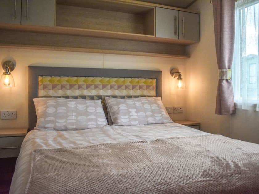 Double bedroom | The Endeavour - Flask Country Lodges, Robin Hood’s Bay